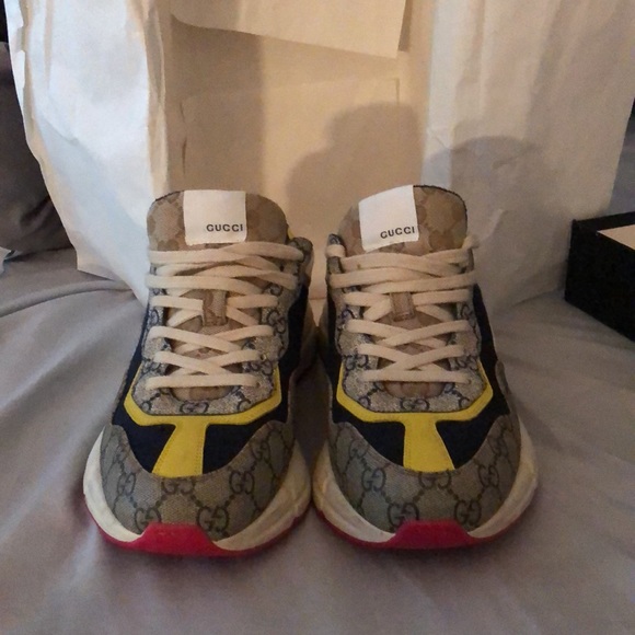 Size 46 Gucci shoes - Picture 3 of 3